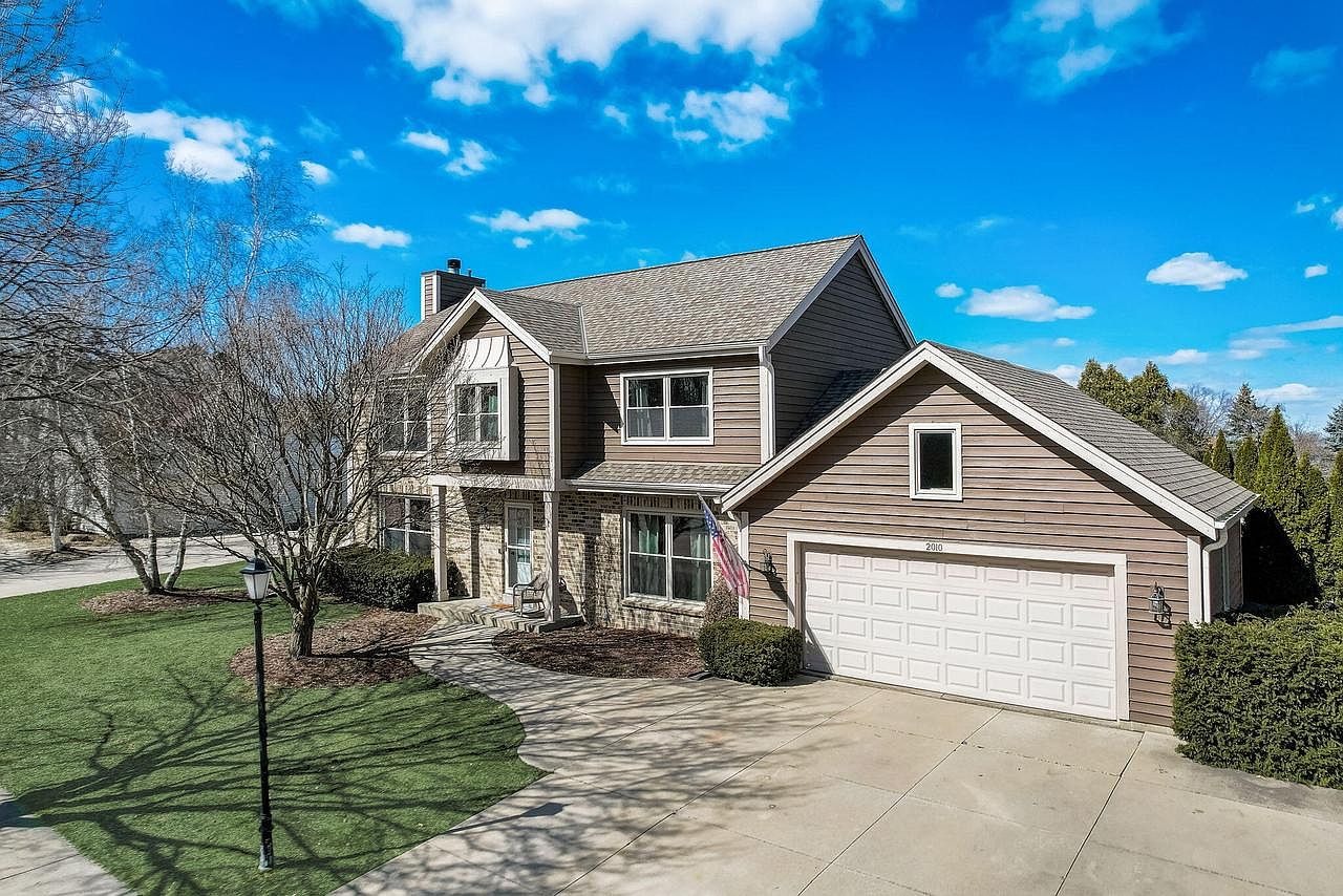 2010 Springbrook S, Waukesha, WI 53186 Zillow