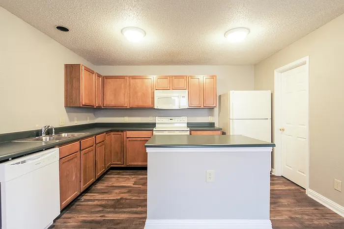 12890 Freedom Dr — Photo 7