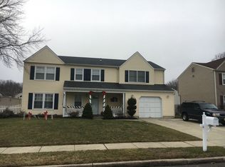 13 Glamis Rd, Blackwood, NJ 08012