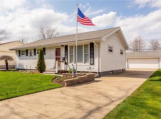 1047 Oakwood Dr, Elyria, OH 44035