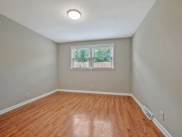 7439 George Gaines Rd — Photo 18