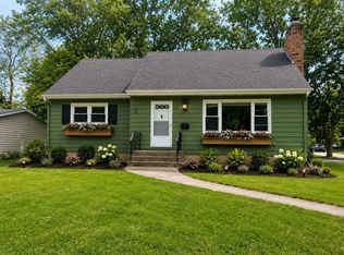 589 Krenz Ave, Cary, IL 60013