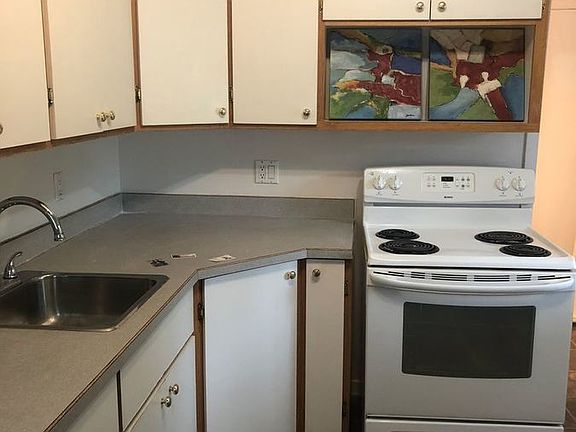3rd image of 816 G Ave N