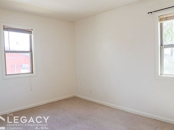 5th image of 2044 Westwood Hl APT 3