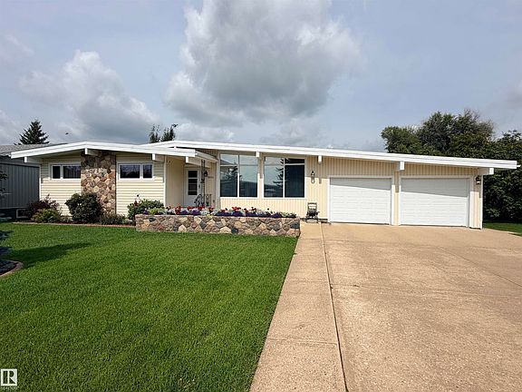 2nd image of 9824 99th St
