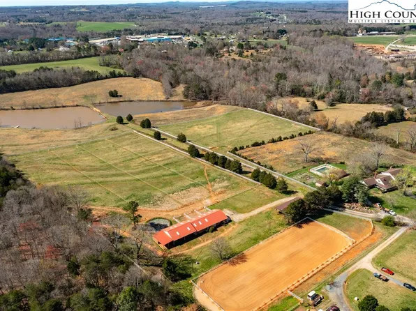 2331 Ewing Drive, Hickory, NC 28602