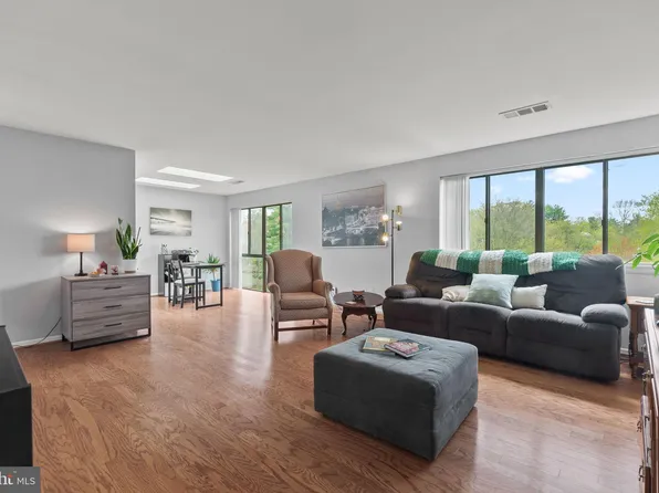 10100 Little Pond Pl #10100, Montgomery Village, MD 20886