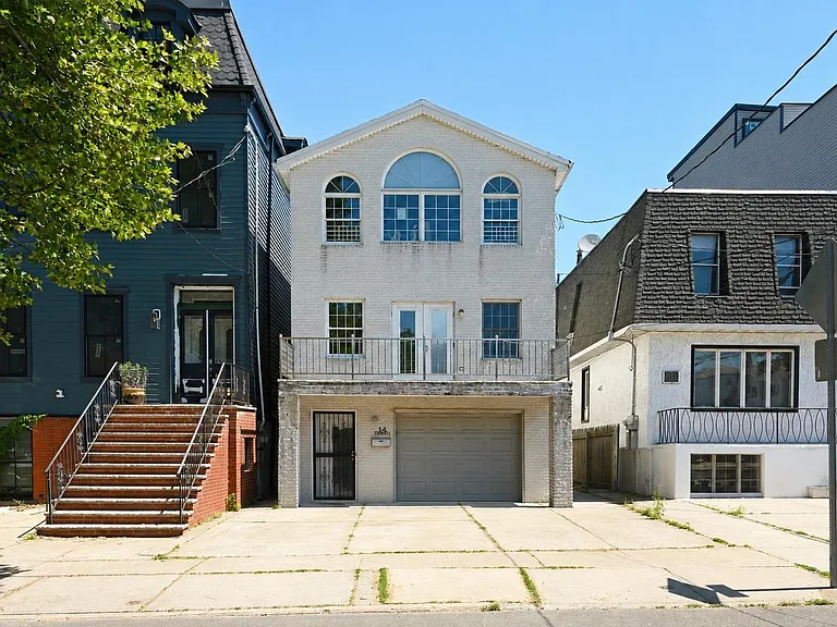 14 Elizabeth St #1 — Photo 23