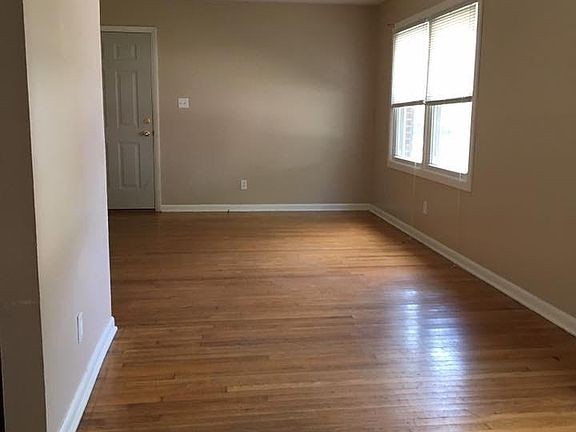 3rd image of 112 Campbell St