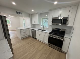 2965 W Owasso Blvd, Roseville, MN 55113