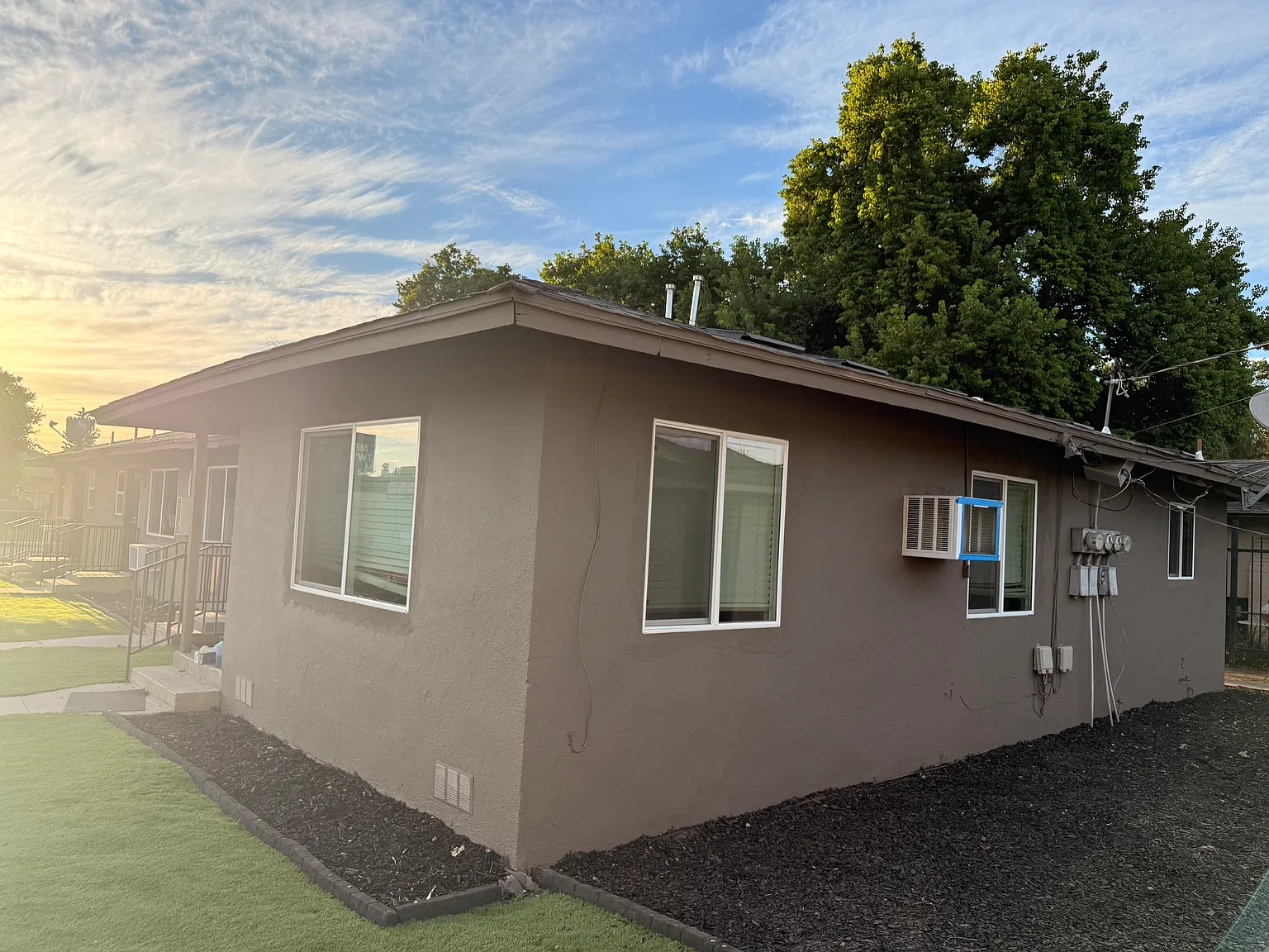 1 bed, 1200 sqft, $1,300 — Photo 3