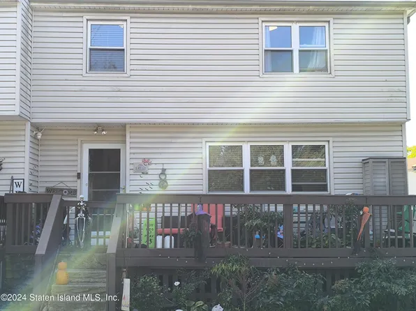 491-1 Willow Rd E, Staten Island, NY 10314