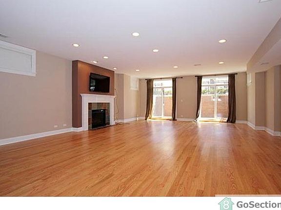 4th image of 4040 N Mozart St #G