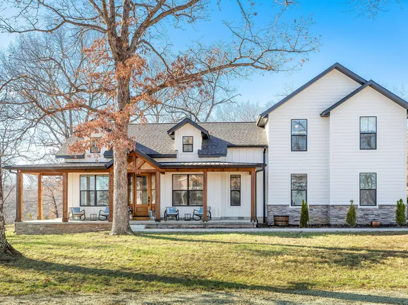 77 Chateau Lane, Branson West, MO 65737