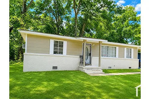 2677 Shannon St Photo 1
