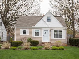 569 Columbia Rd, Bay Village, OH 44140