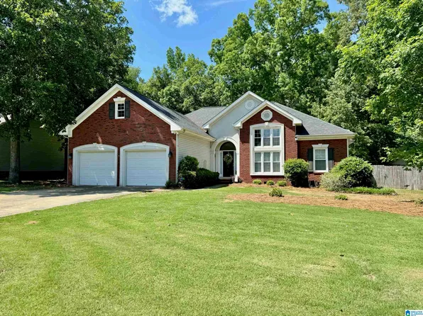 70 Lillian Ln, Anniston, AL 36207