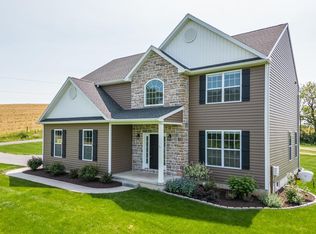 808 Bossler Rd, Leesport, PA 19533