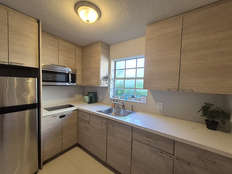 1007 SE 2nd Ct #1 — Photo 6