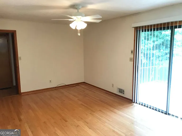1321 Mary Dale Dr — Photo 4