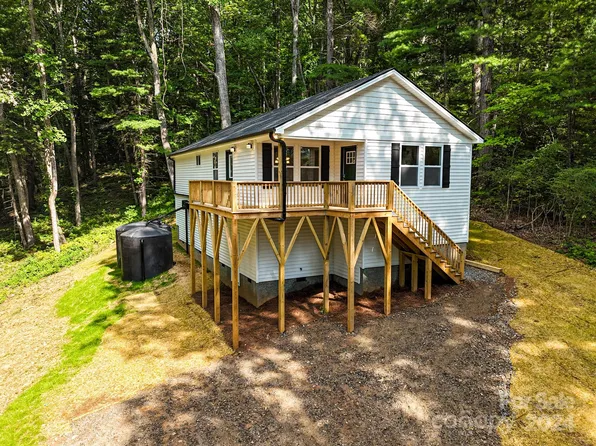 340 Herron Point Ln, Weaverville, NC 28787