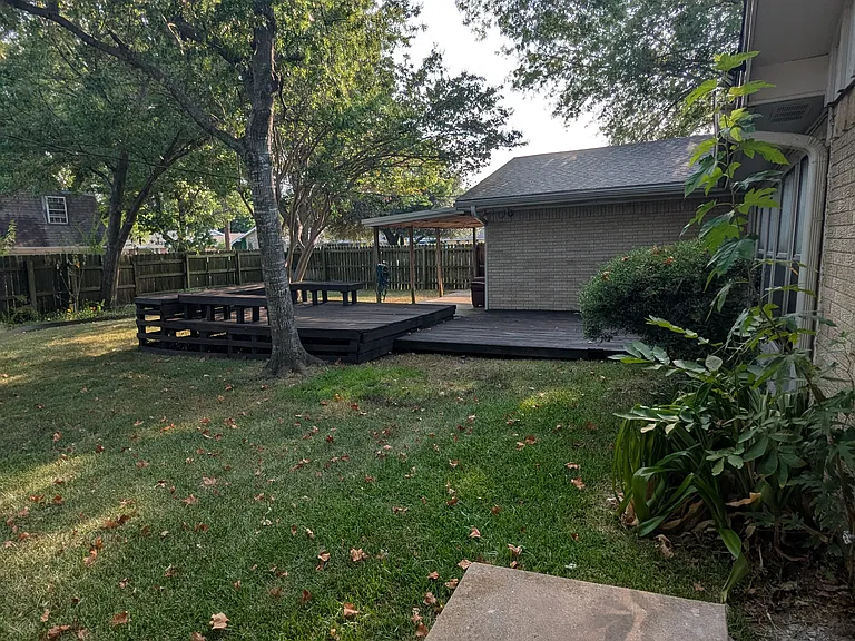 2311 Lange St — Photo 35
