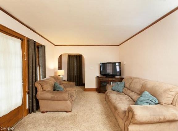 4th image of 1567 Glenmount Ave