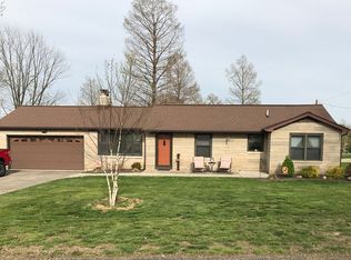 2717 Hillcrest Ave, Mount Carmel, IL 62863