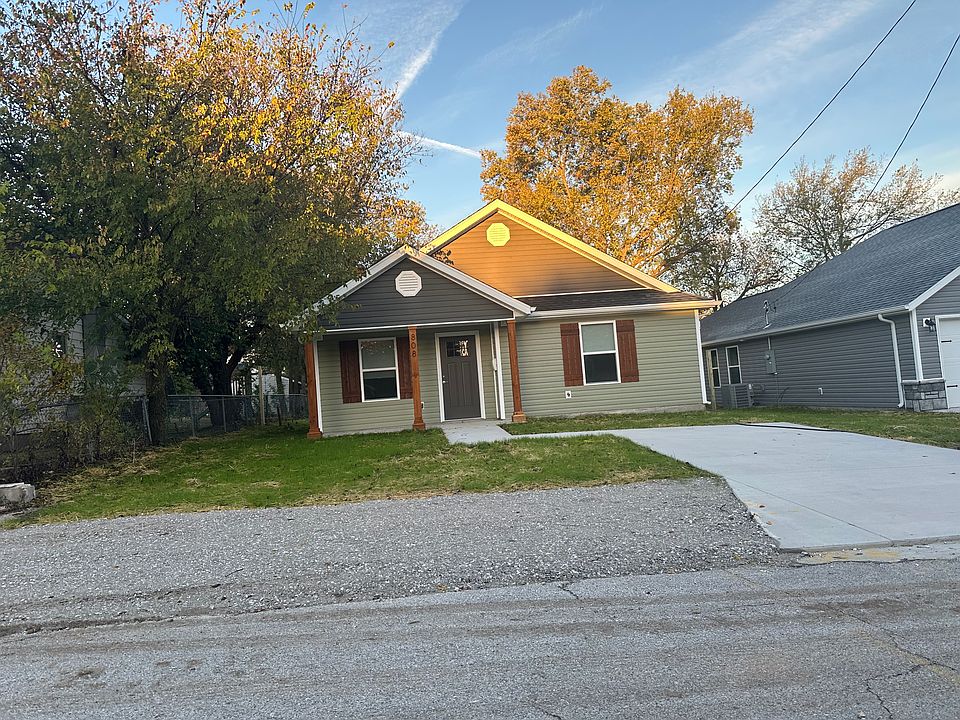 1st image of 808 N Oak St
