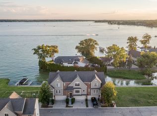 1522 Wayward Dr, Keego Harbor, MI 48320