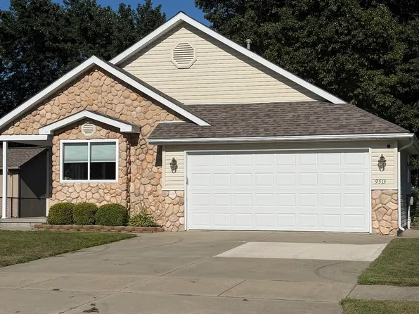 9515 Rachel Rd, Algonac, MI 48001
