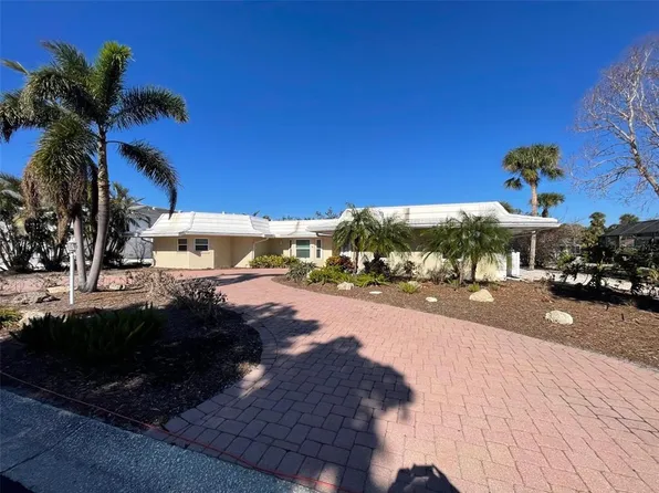 579 Commonwealth Ln, Sarasota, FL 34242