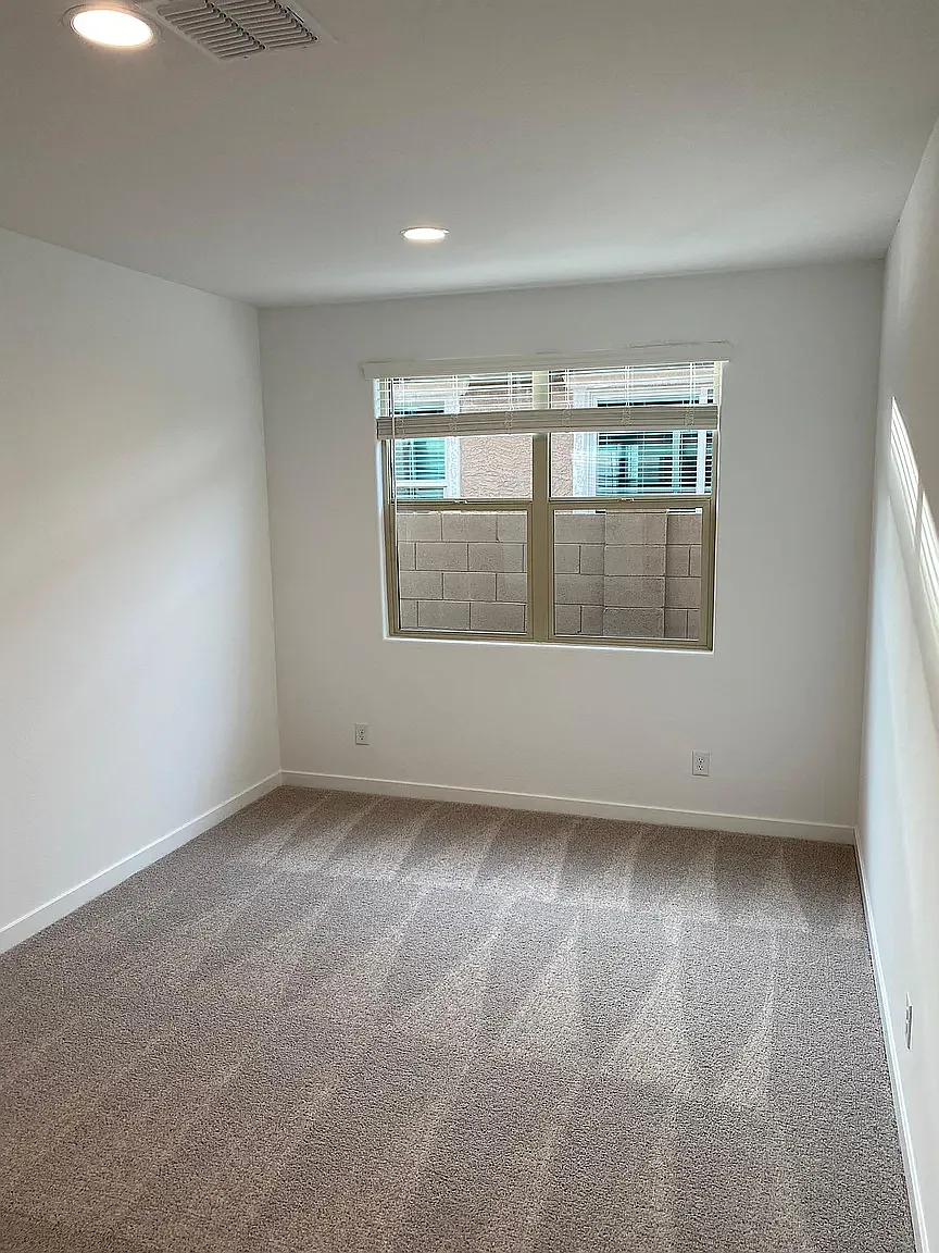 4 bed, 1925 sqft, $2,000 — Photo 3