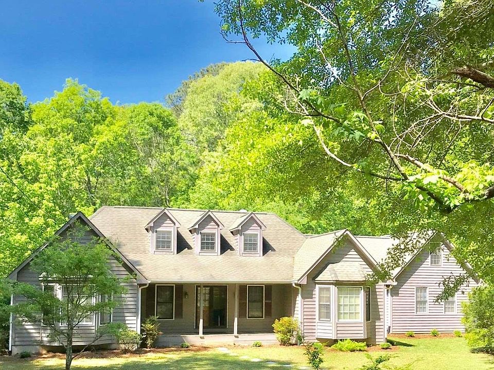 1st image of 3243 Skyland Dr