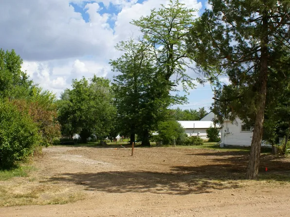 214 6th St, Newell, SD 57760