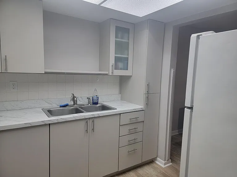 1345 Drew St — Photo 42