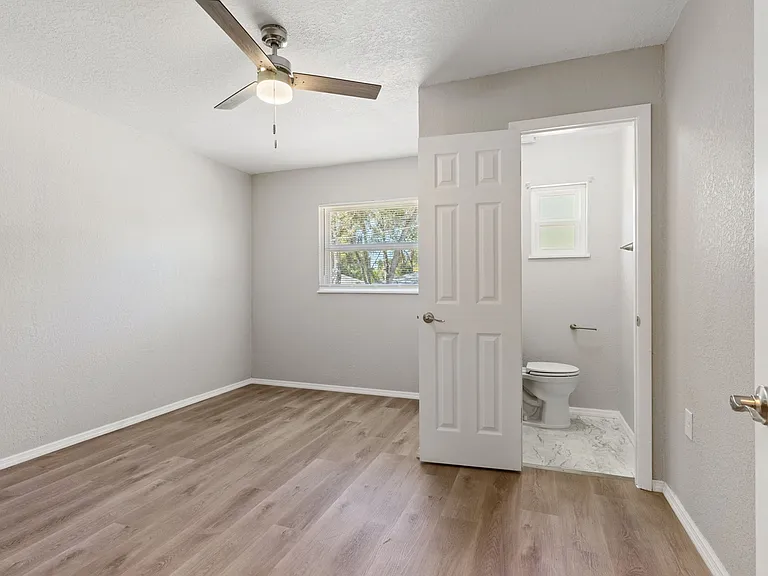 1422 N Tremain St #1424 — Photo 7