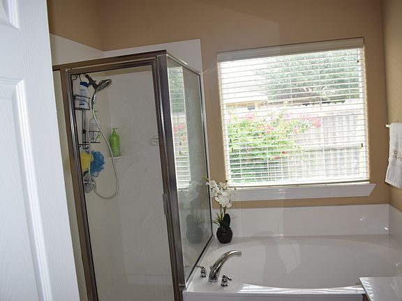 3rd image of 3708 Wolf Dr