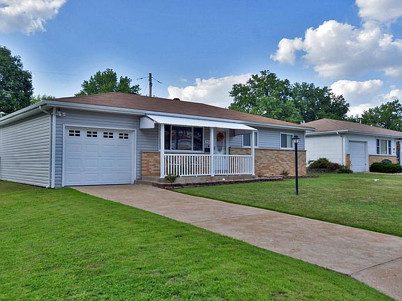 3rd image of 933 Cormar Dr