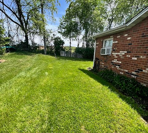 2nd image of 1442 Sandy Cir #1