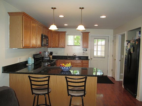 3rd image of 4619 Parkview Dr