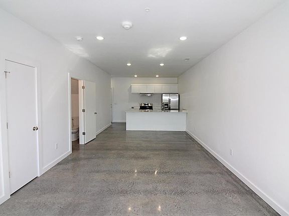 5th image of 600 SW 6th St #3