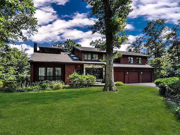 2nd image of 50 Vineyard Way