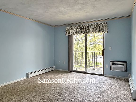 4th image of 756 Quaker Ln APT 210