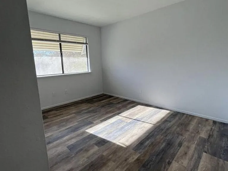 1500 W Rio Salado Pkwy — Photo 13