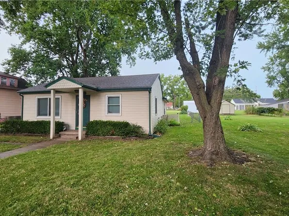 310 S Jefferson St, Raymore, MO 64083