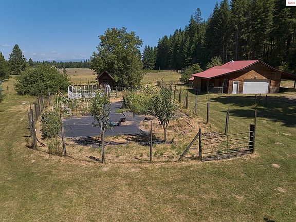 3rd image of 932 Green Pasture Rd