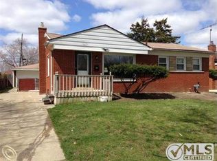 24245 Cottage Ln, Warren, MI 48089