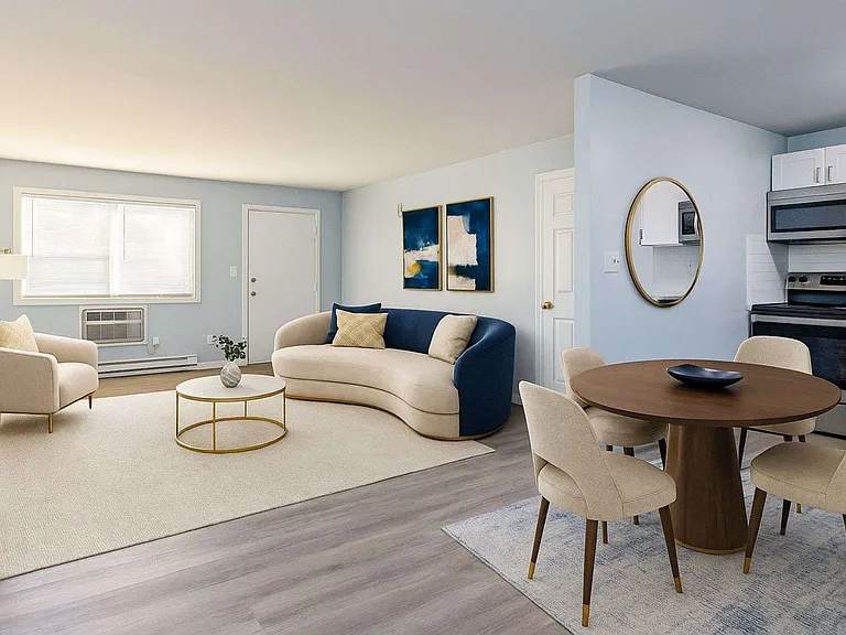 Shore Hill Apartments — Photo 1