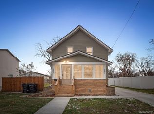 297 Voorheis St, Pontiac, MI 48341